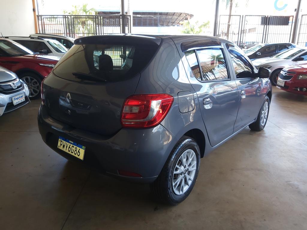 RENAULT Sandero - Foto