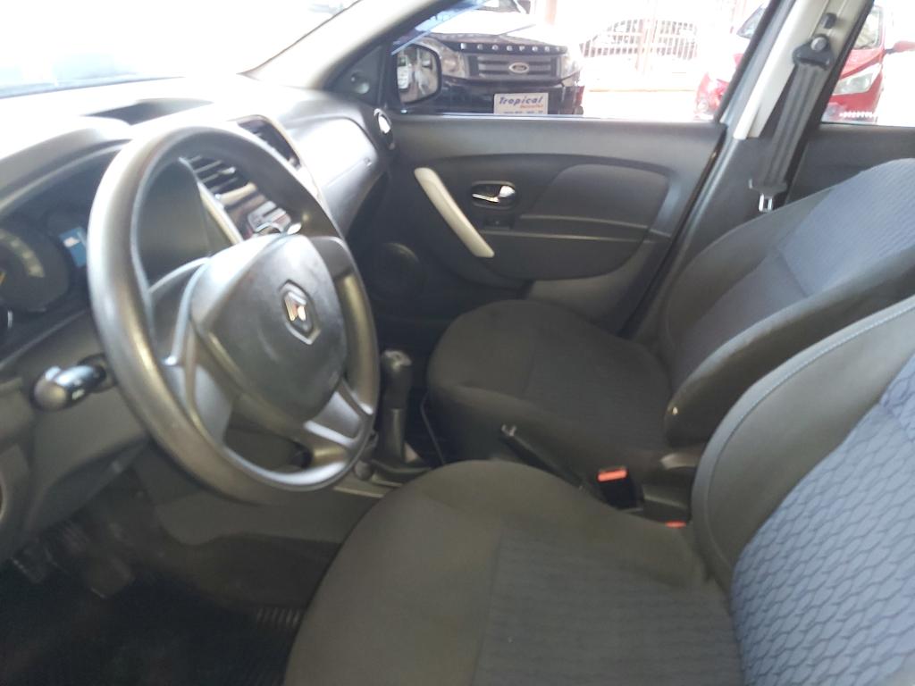 RENAULT Sandero - Foto