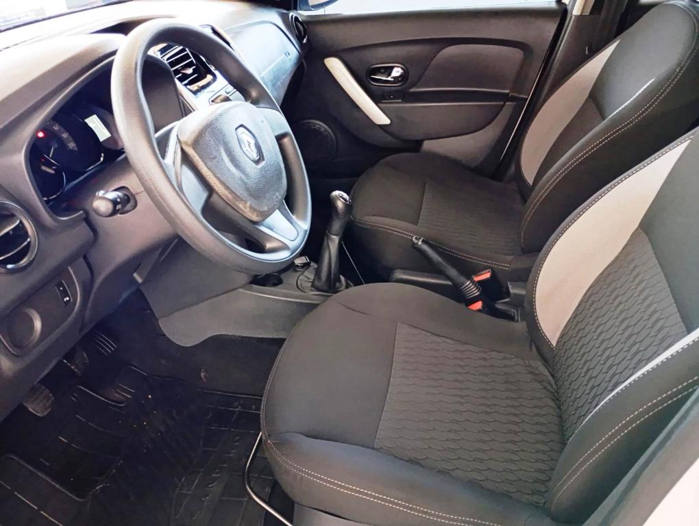 RENAULT Sandero - Foto