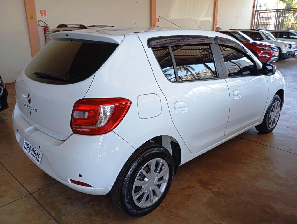 RENAULT Sandero - Foto