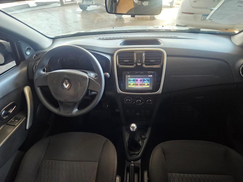 RENAULT Sandero - Foto