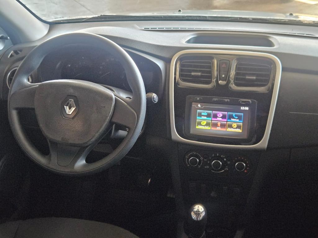 RENAULT Sandero - Foto