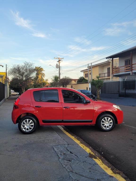 RENAULT Sandero - Foto