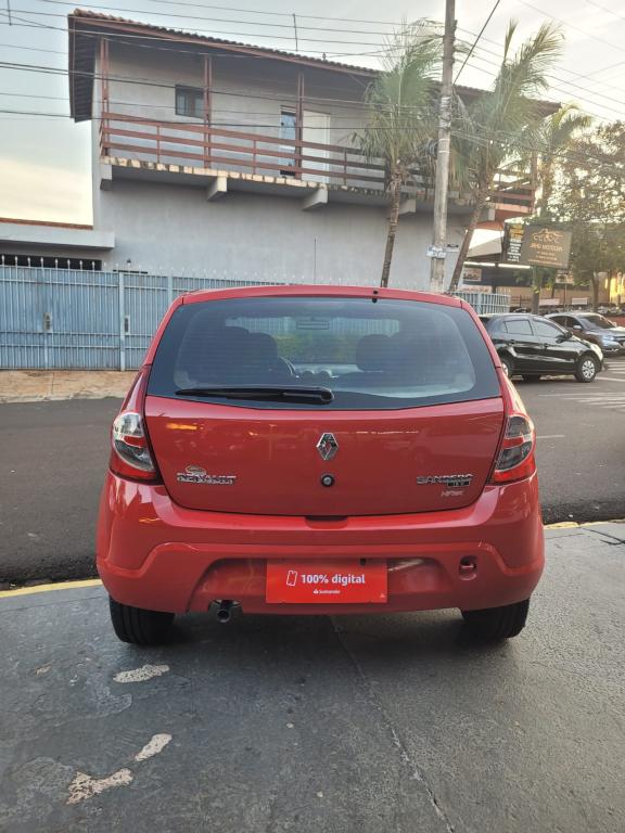 RENAULT Sandero - Foto
