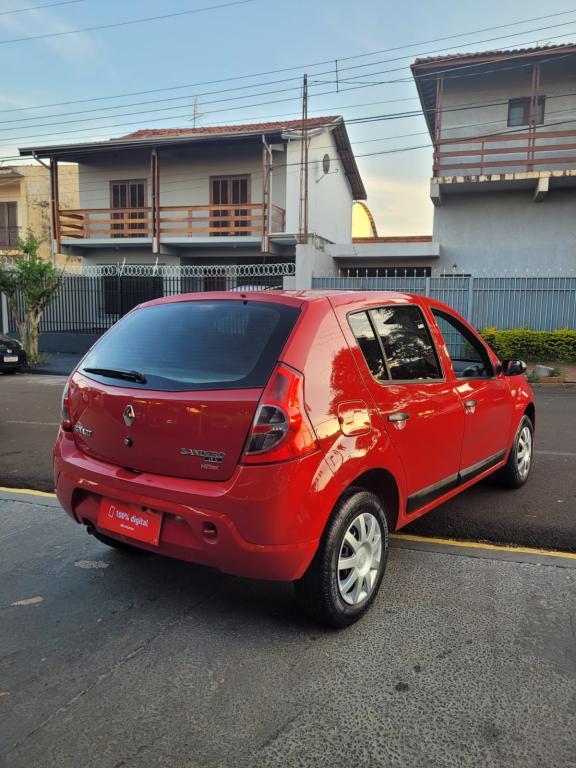 RENAULT Sandero - Foto