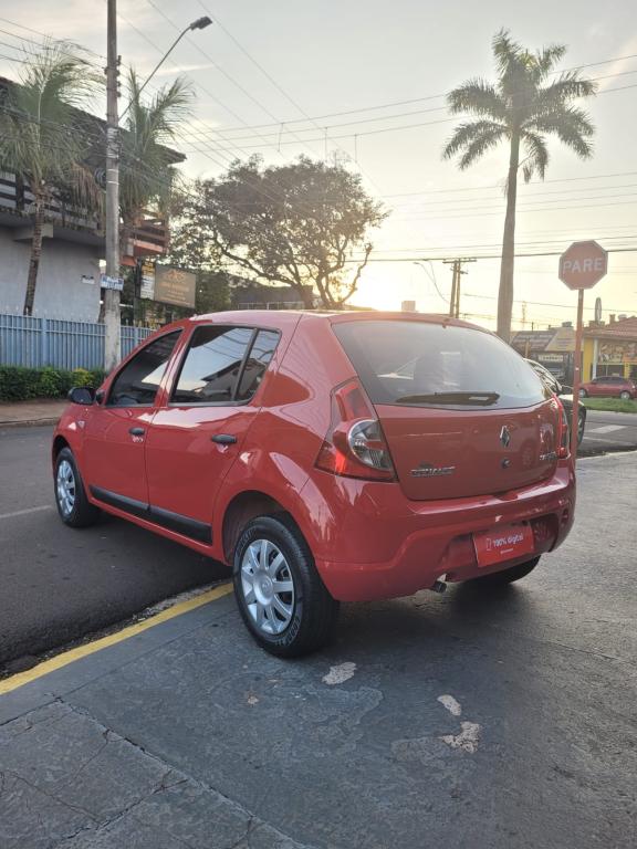 RENAULT Sandero - Foto