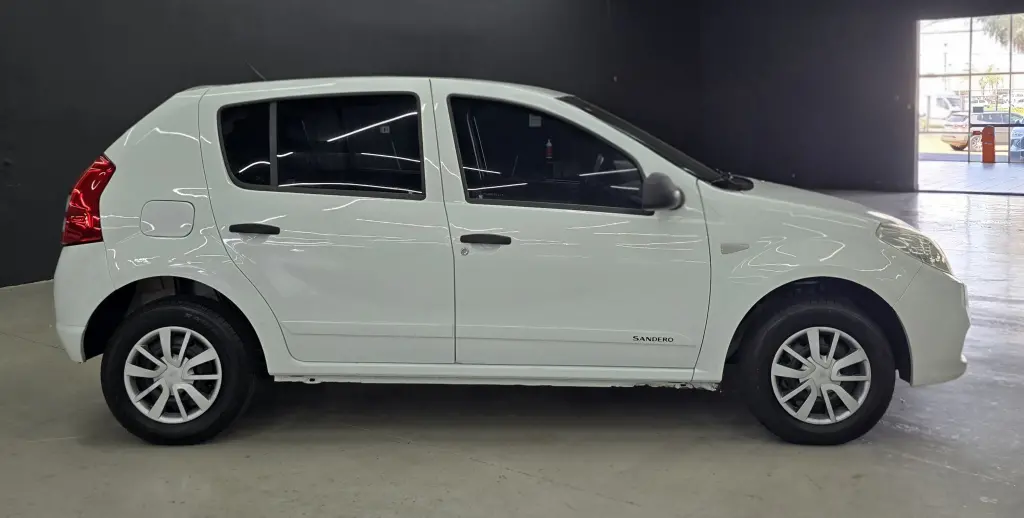 RENAULT Sandero - Foto