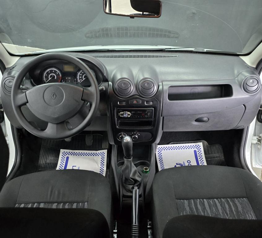 RENAULT Sandero - Foto