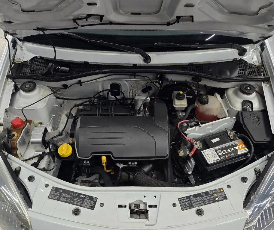 RENAULT Sandero - Foto