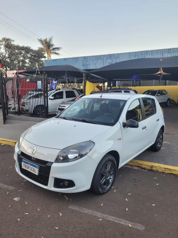 RENAULT Sandero - Foto