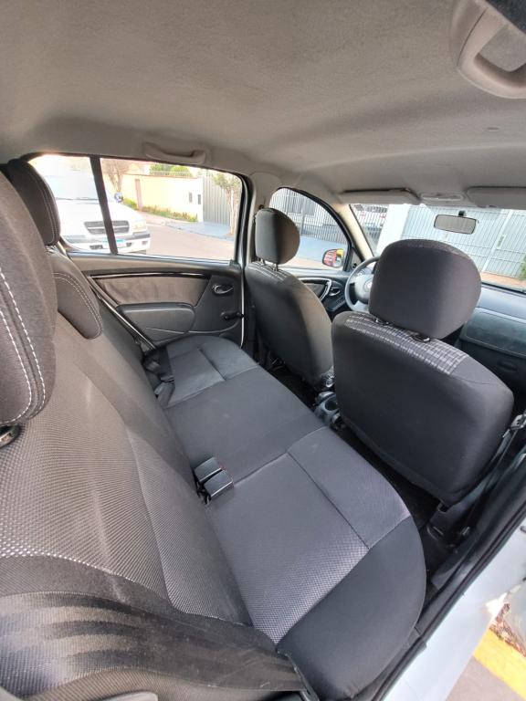 RENAULT Sandero - Foto
