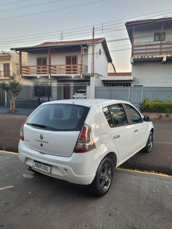 RENAULT Sandero - Foto