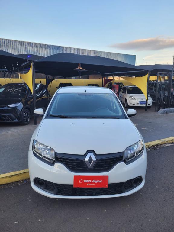 RENAULT Sandero - Foto