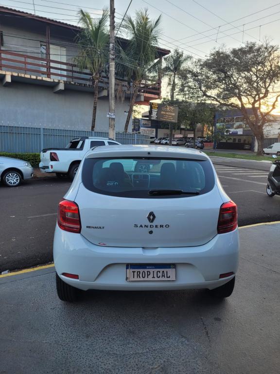 RENAULT Sandero - Foto