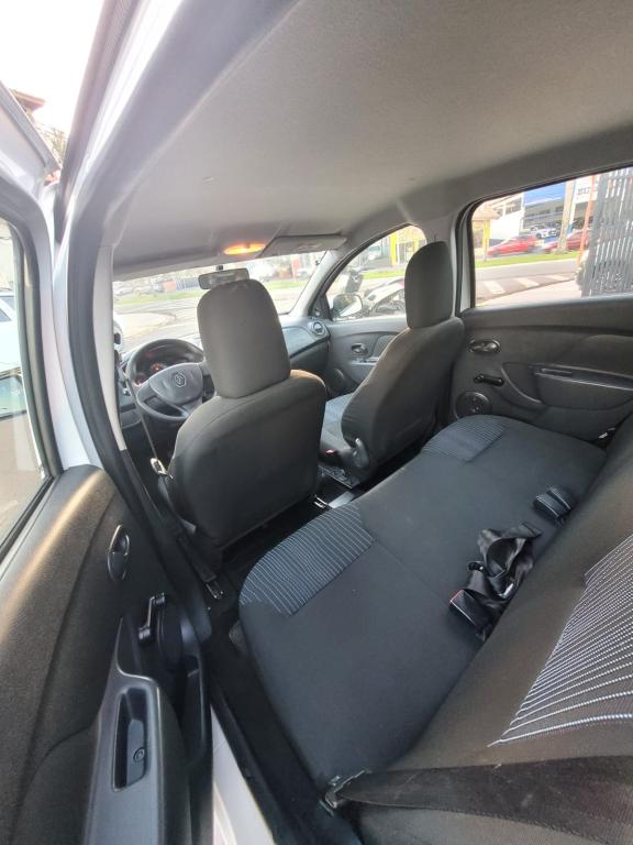RENAULT Sandero - Foto