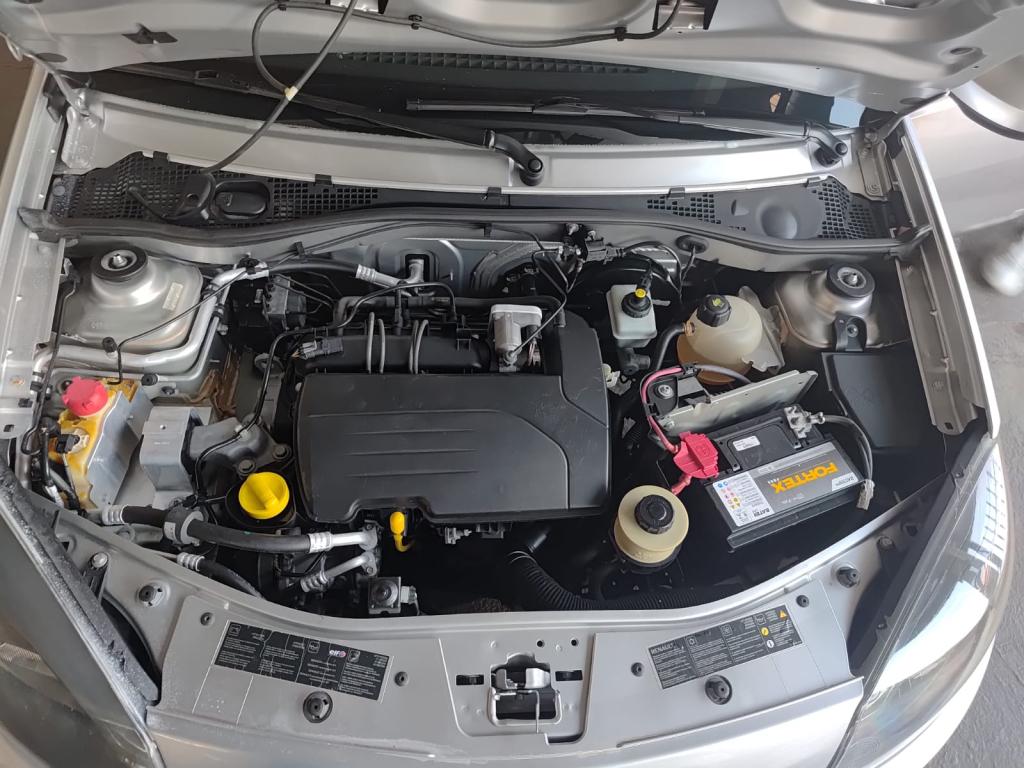 RENAULT Sandero - Foto