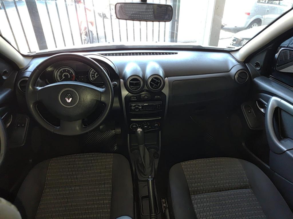 RENAULT Sandero - Foto