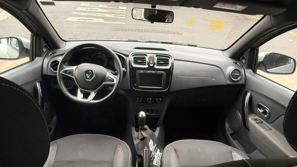 RENAULT Sandero - Foto