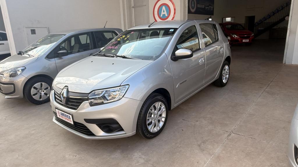 RENAULT Sandero - Foto
