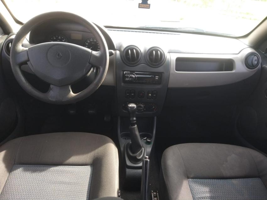 RENAULT Sandero - Foto
