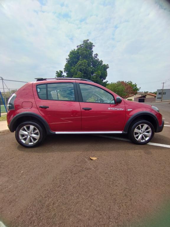 RENAULT Sandero - Foto