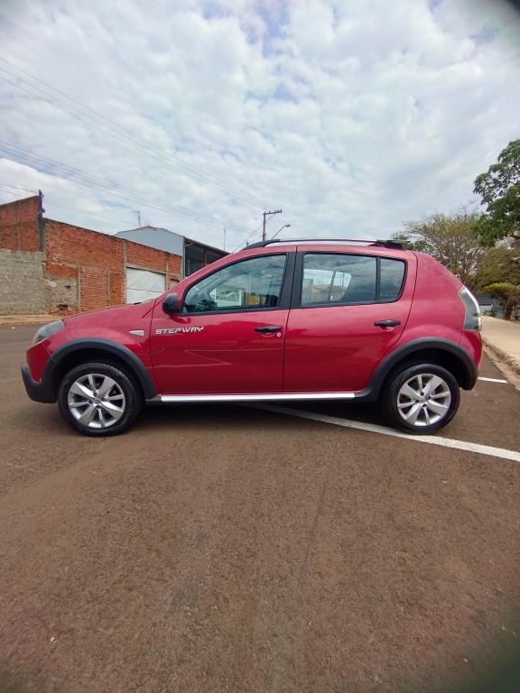 RENAULT Sandero - Foto