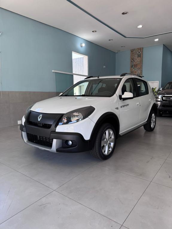 RENAULT Sandero - Foto