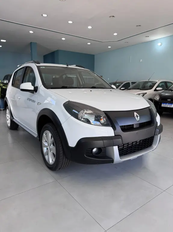 RENAULT Sandero - Foto