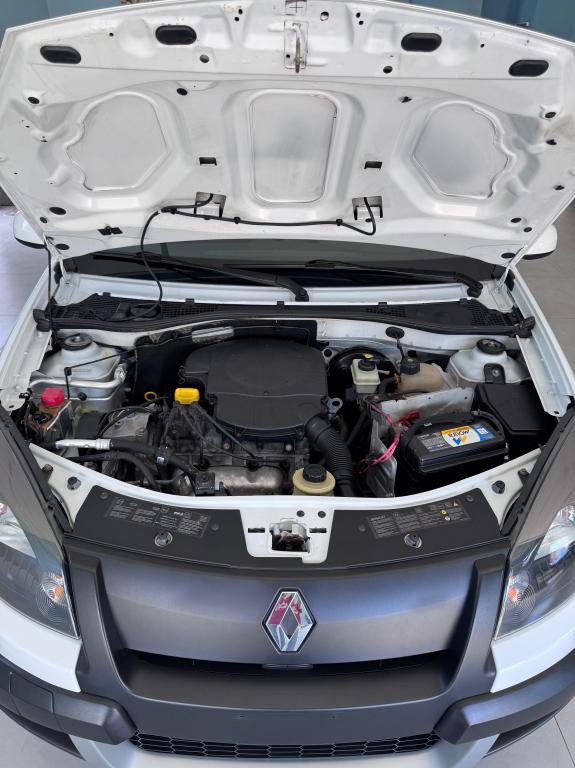 RENAULT Sandero - Foto