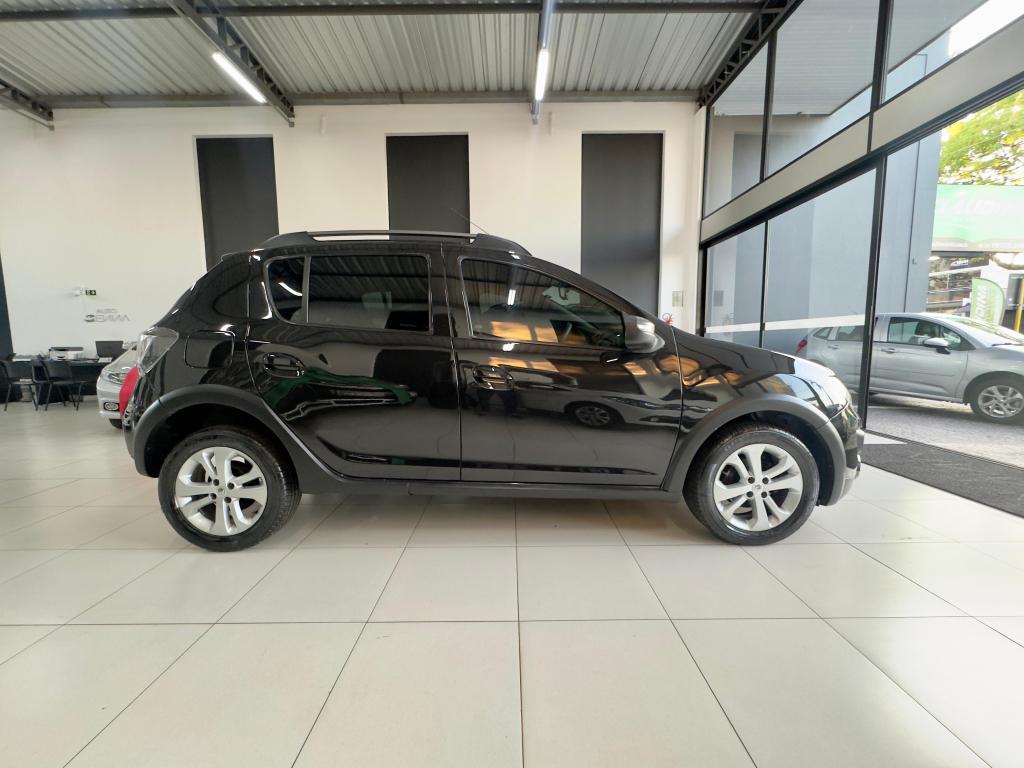 RENAULT Sandero - Foto