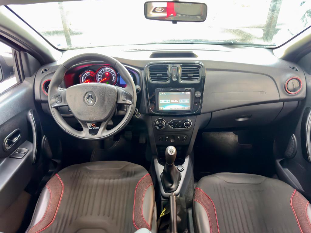 RENAULT Sandero - Foto