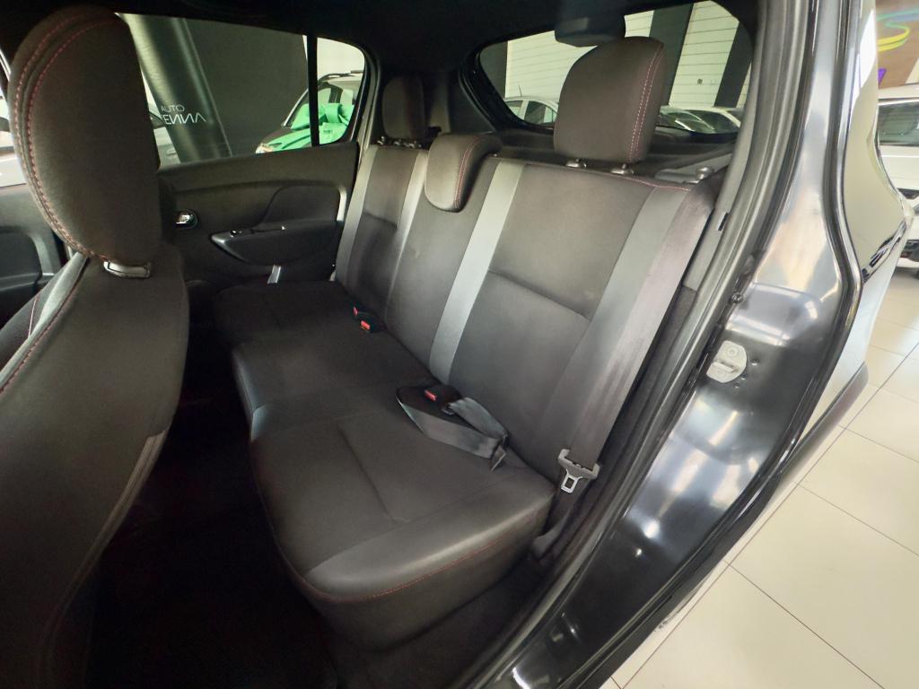 RENAULT Sandero - Foto