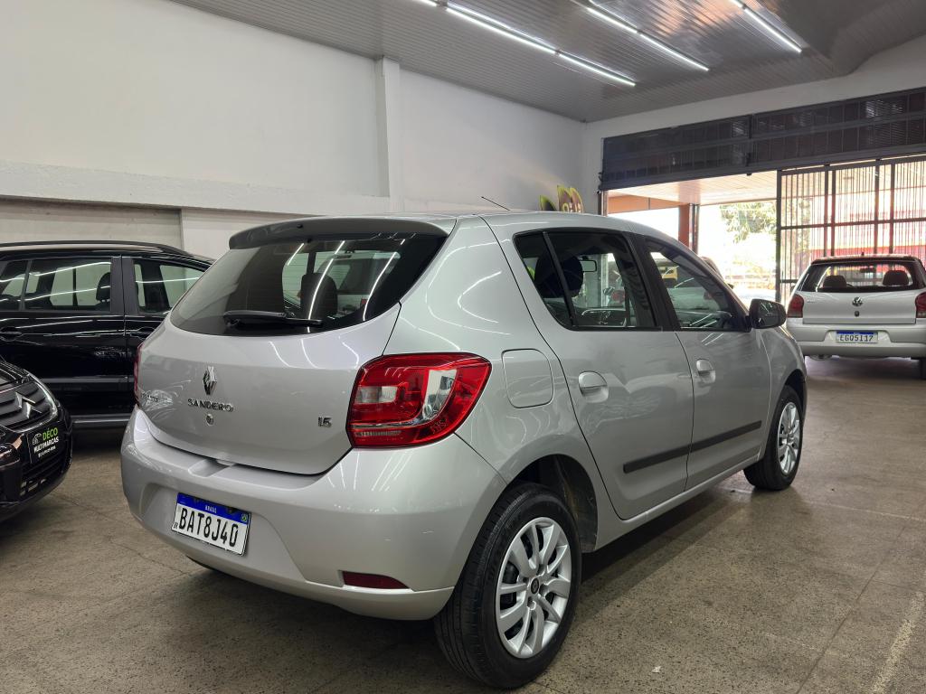 RENAULT Sandero - Foto