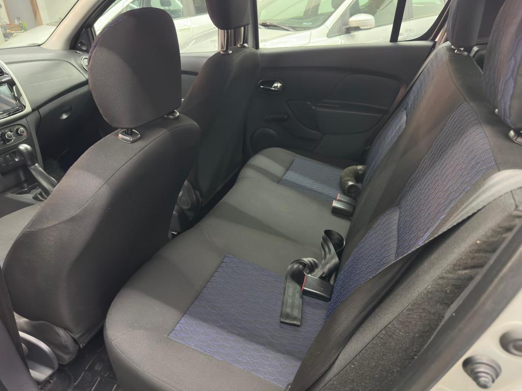 RENAULT Sandero - Foto