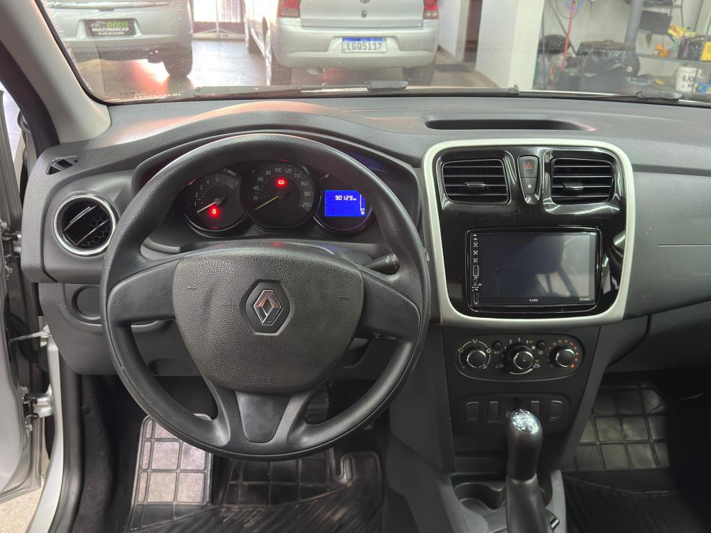 RENAULT Sandero - Foto