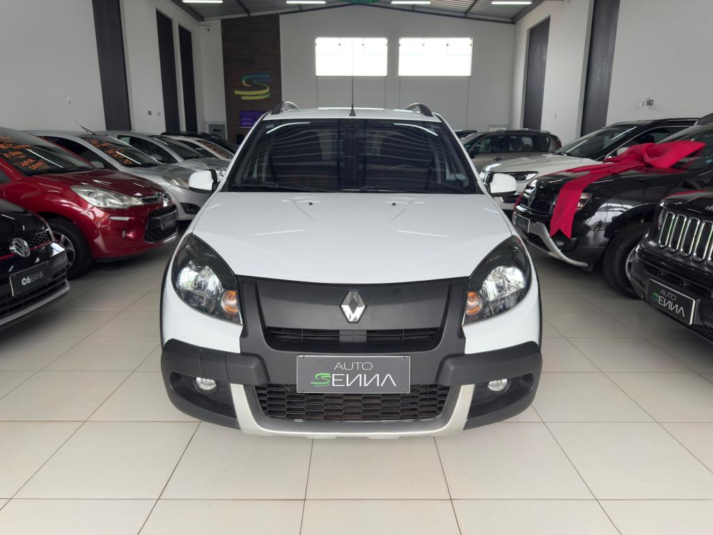 RENAULT Sandero - Foto