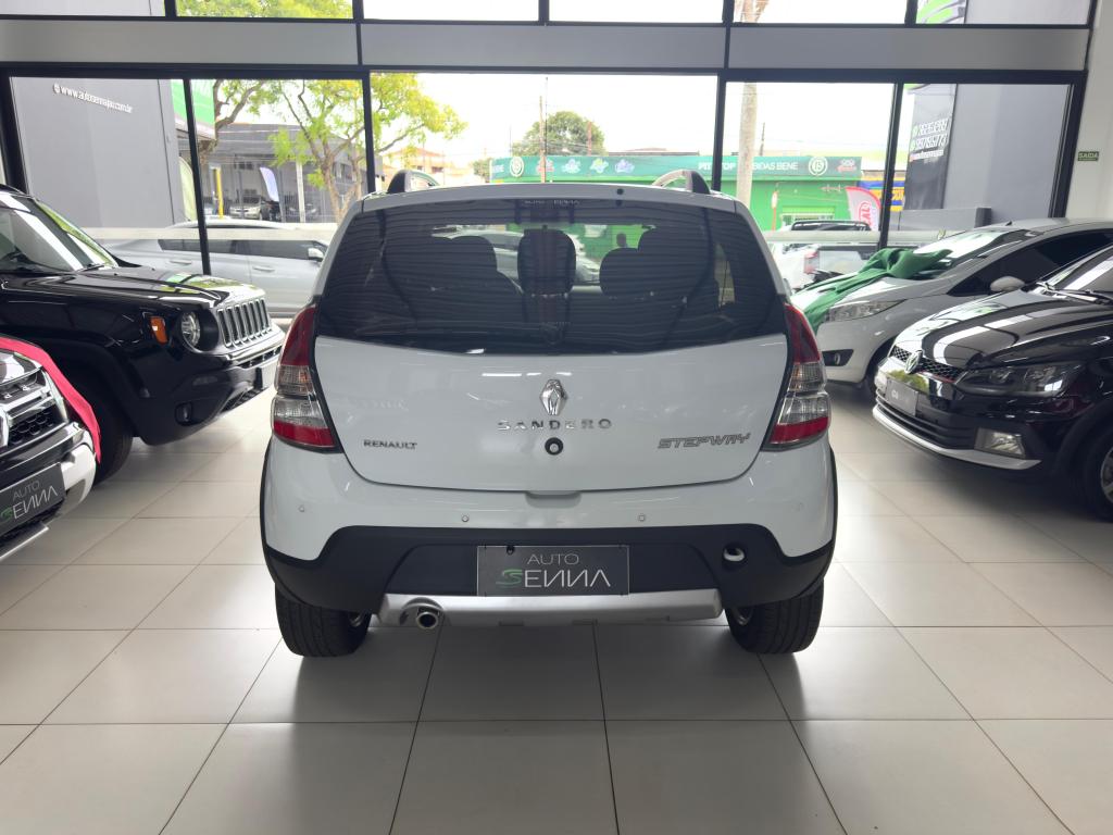 RENAULT Sandero - Foto