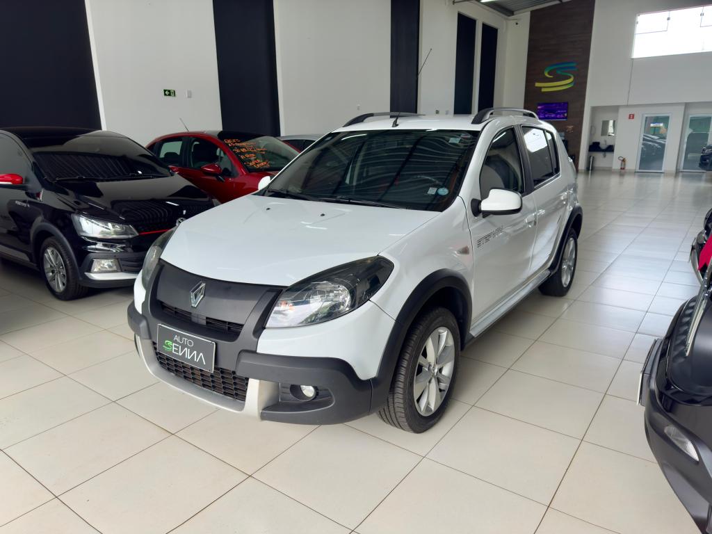 RENAULT Sandero - Foto