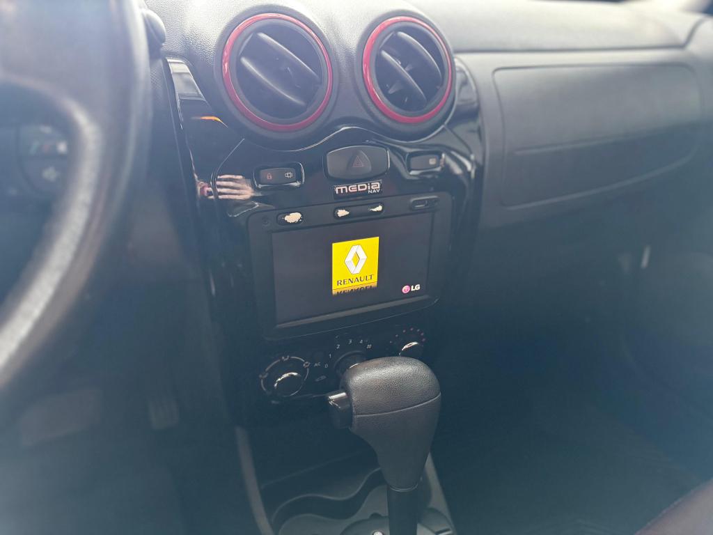 RENAULT Sandero - Foto