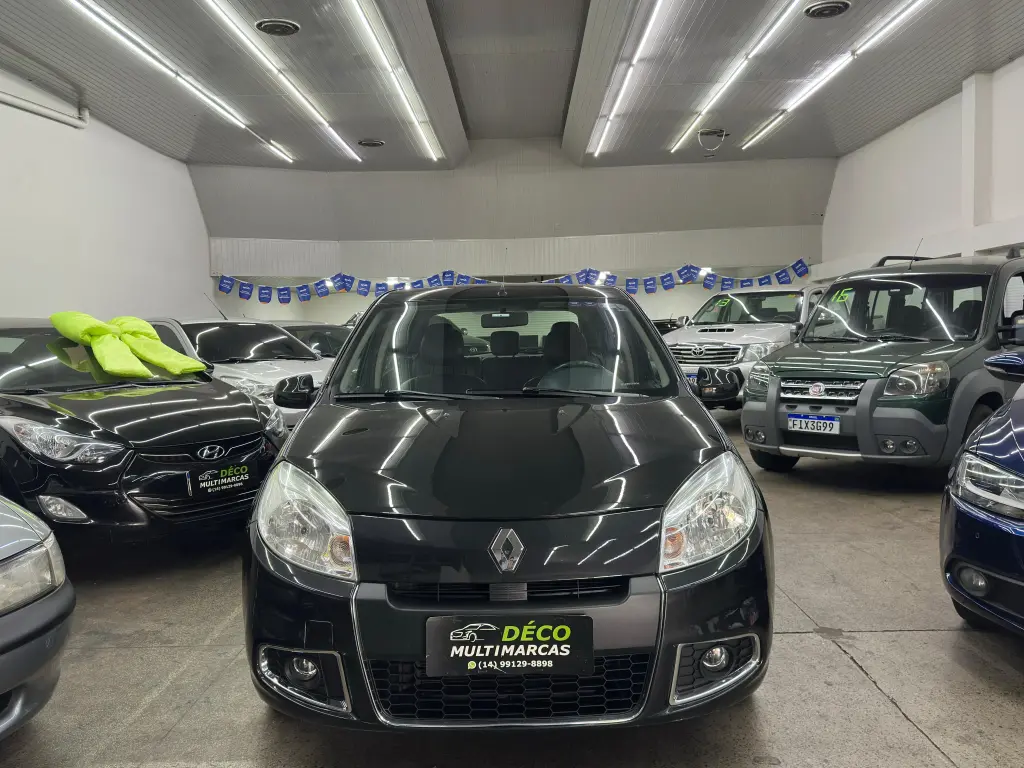 RENAULT Sandero - Foto