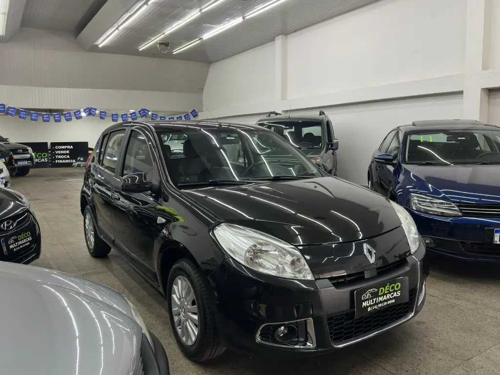 RENAULT Sandero - Foto