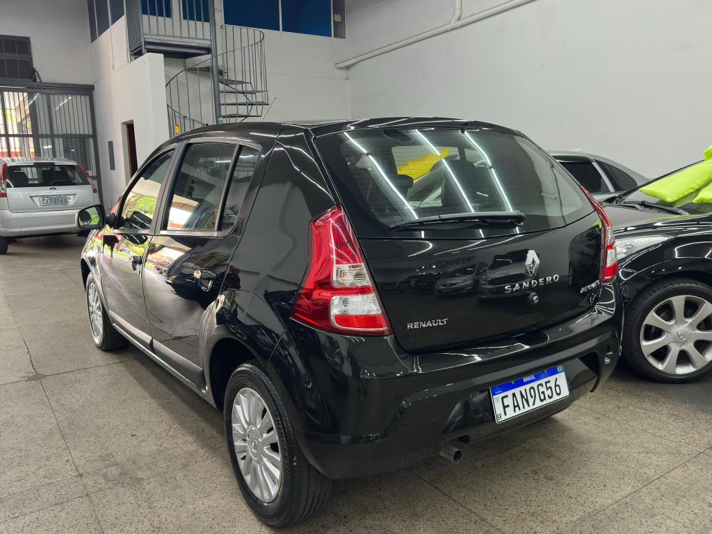 RENAULT Sandero - Foto