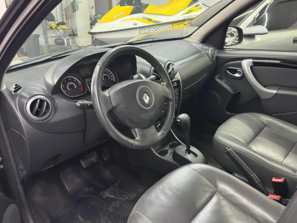 RENAULT Sandero - Foto