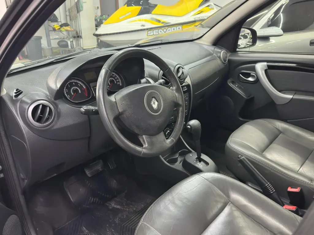 RENAULT Sandero - Foto