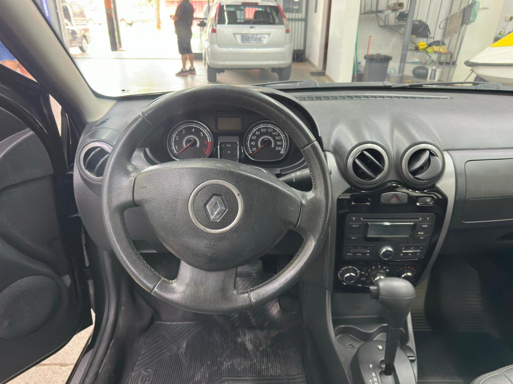 RENAULT Sandero - Foto