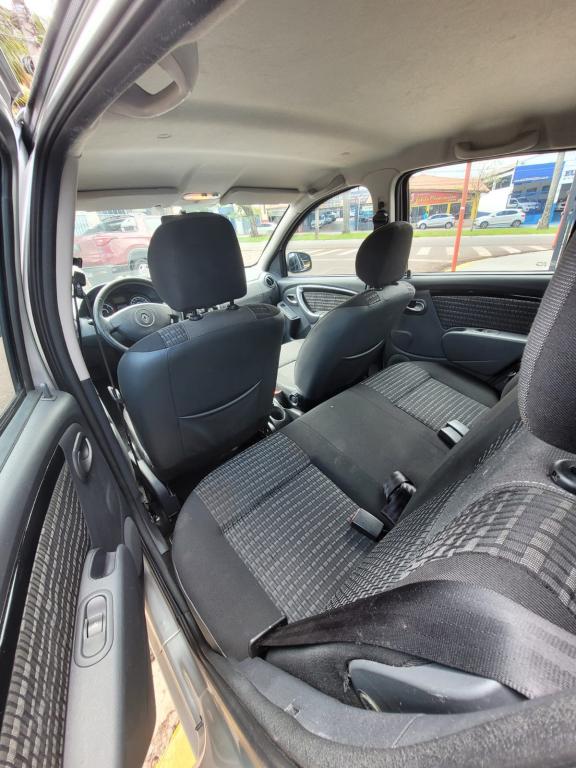 RENAULT Sandero - Foto