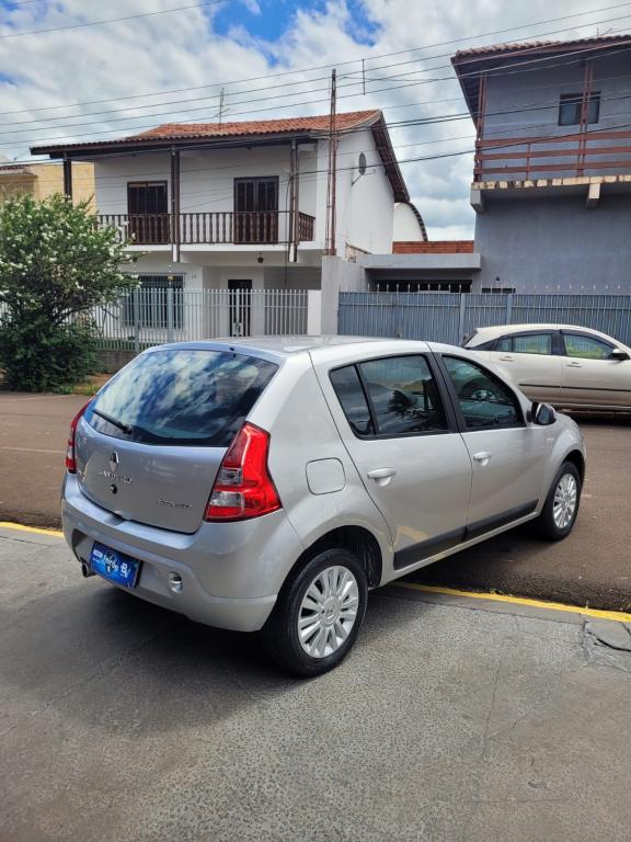 RENAULT Sandero - Foto