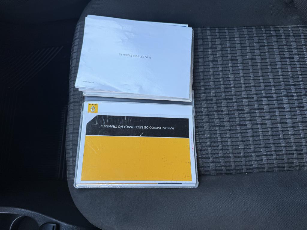 RENAULT Sandero - Foto