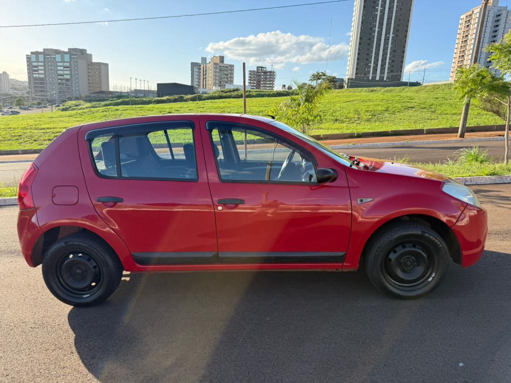 RENAULT Sandero - Foto
