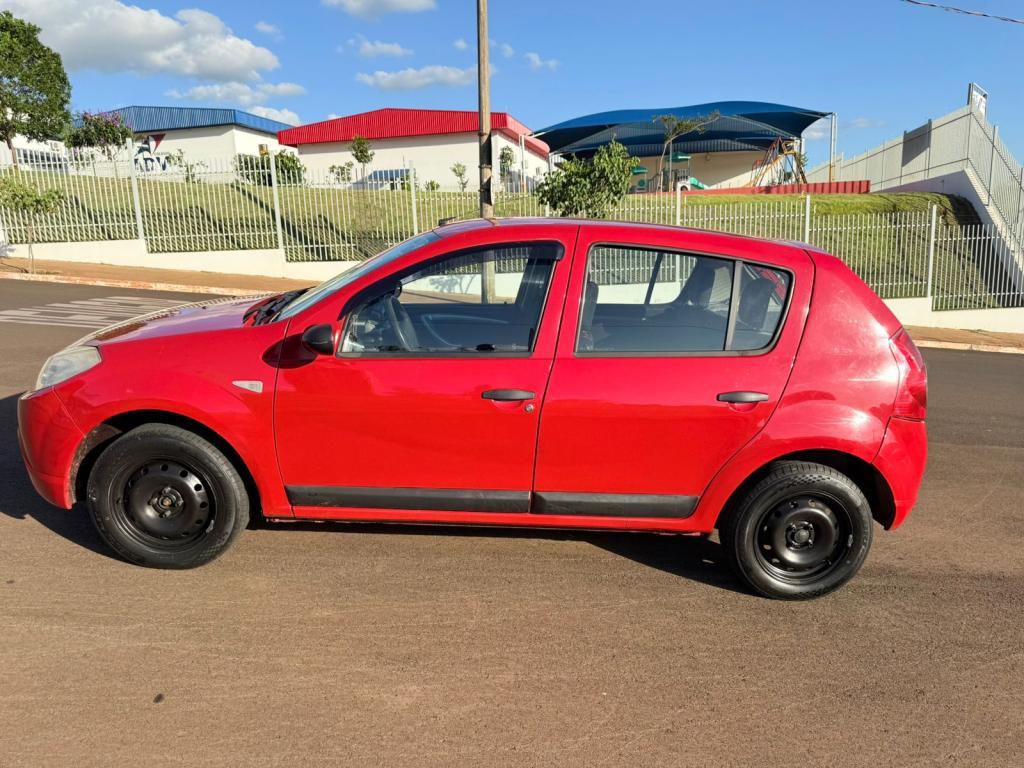 RENAULT Sandero - Foto